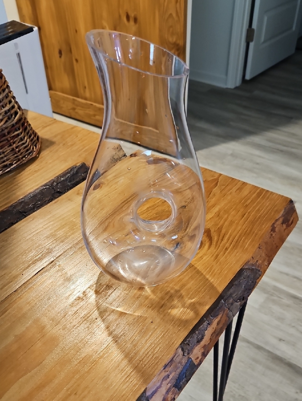 Clear Glass Wine Decanter with Central Hole